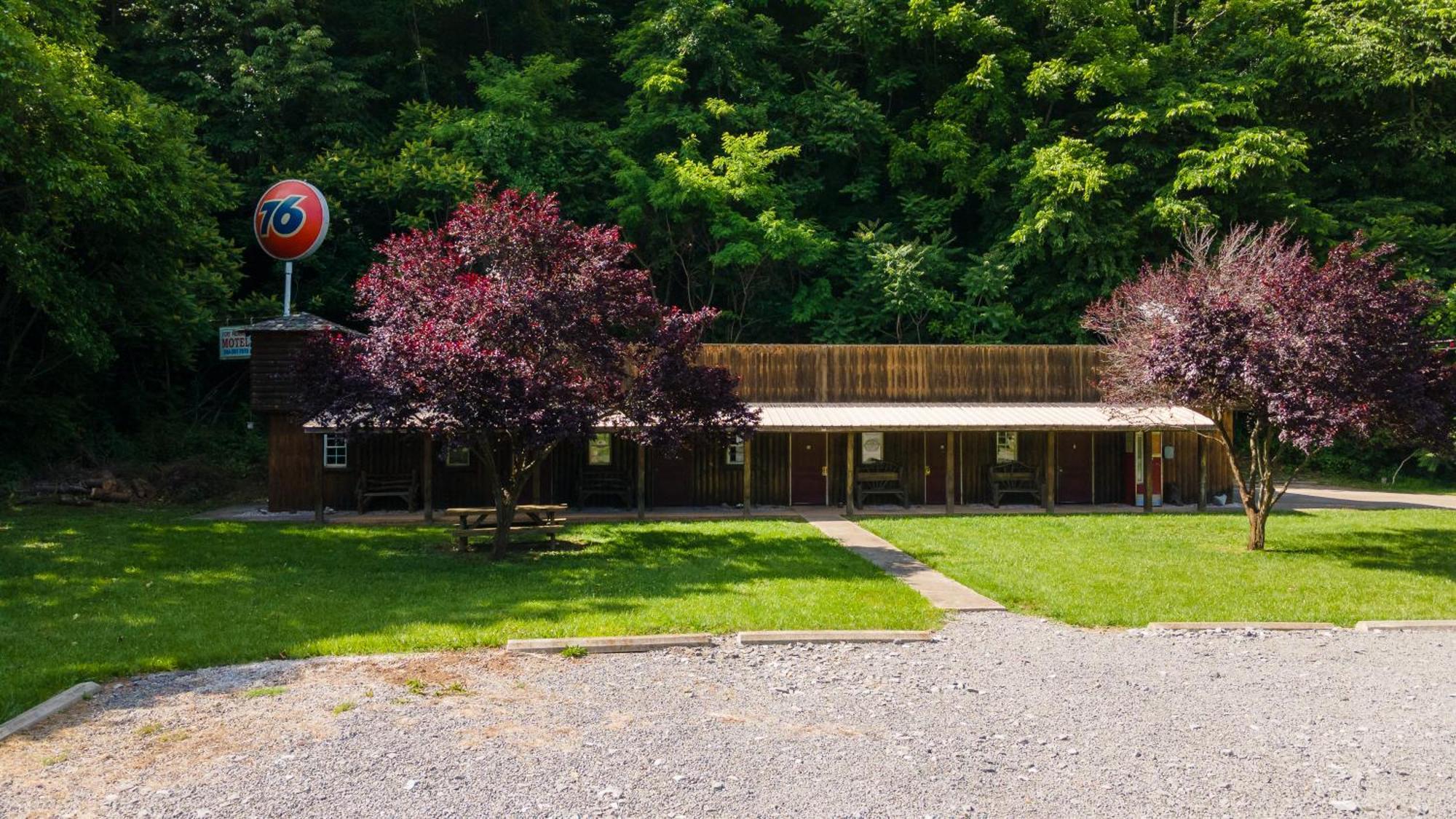 Seneca Pines Lodge Seneca Rocks Экстерьер фото
